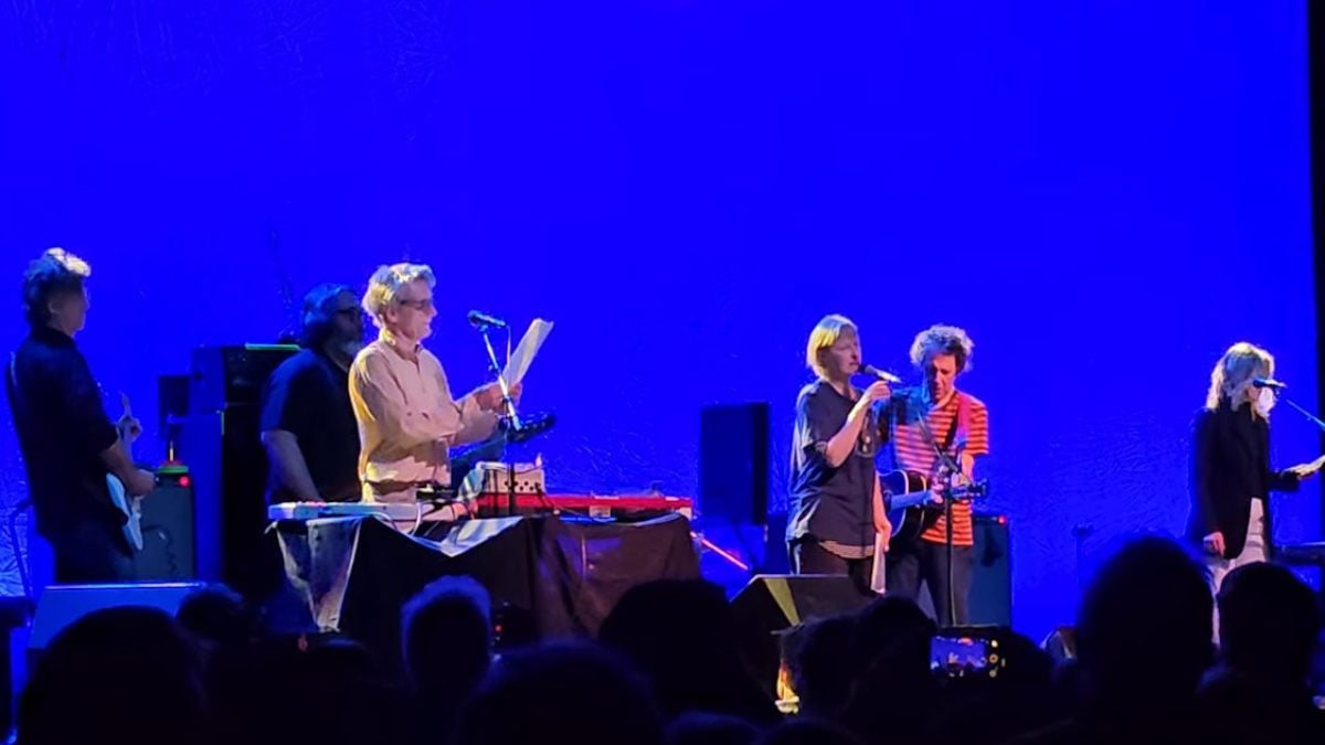 Yo La Tengo Covers Neil Young, The Cure & More With Luna At The Fillmore