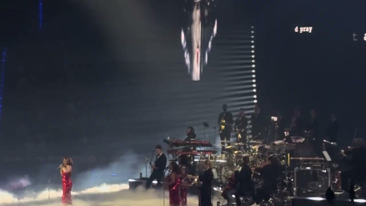 RAYE PERFORMS A NEW UNRELEASED SONG AT THIS TOUR MAY CONTAIN NEW MUSIC - POLAND ATALS ARENA