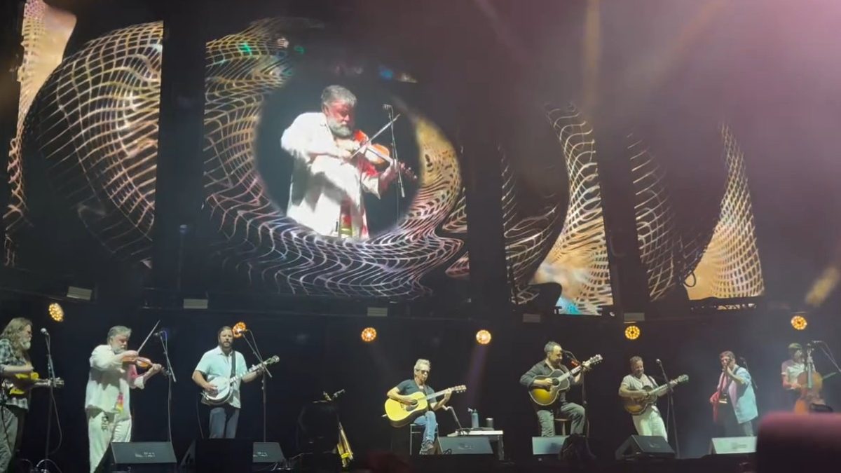Dave Matthews & Tim Reynolds Recruit Trampled By Turtles For Bob Weir Tribute In Mexico