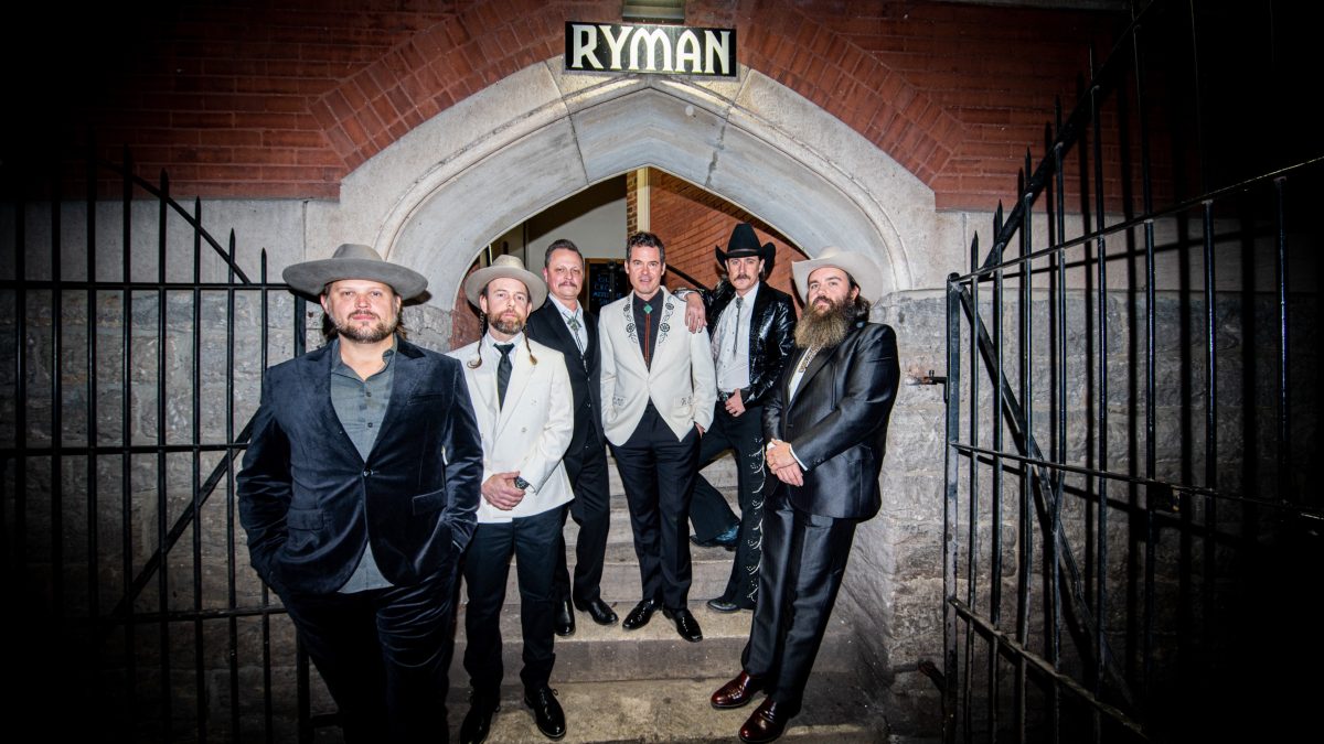 Old Crow Medicine Show Plans Intimate Concerts For Spring 2026