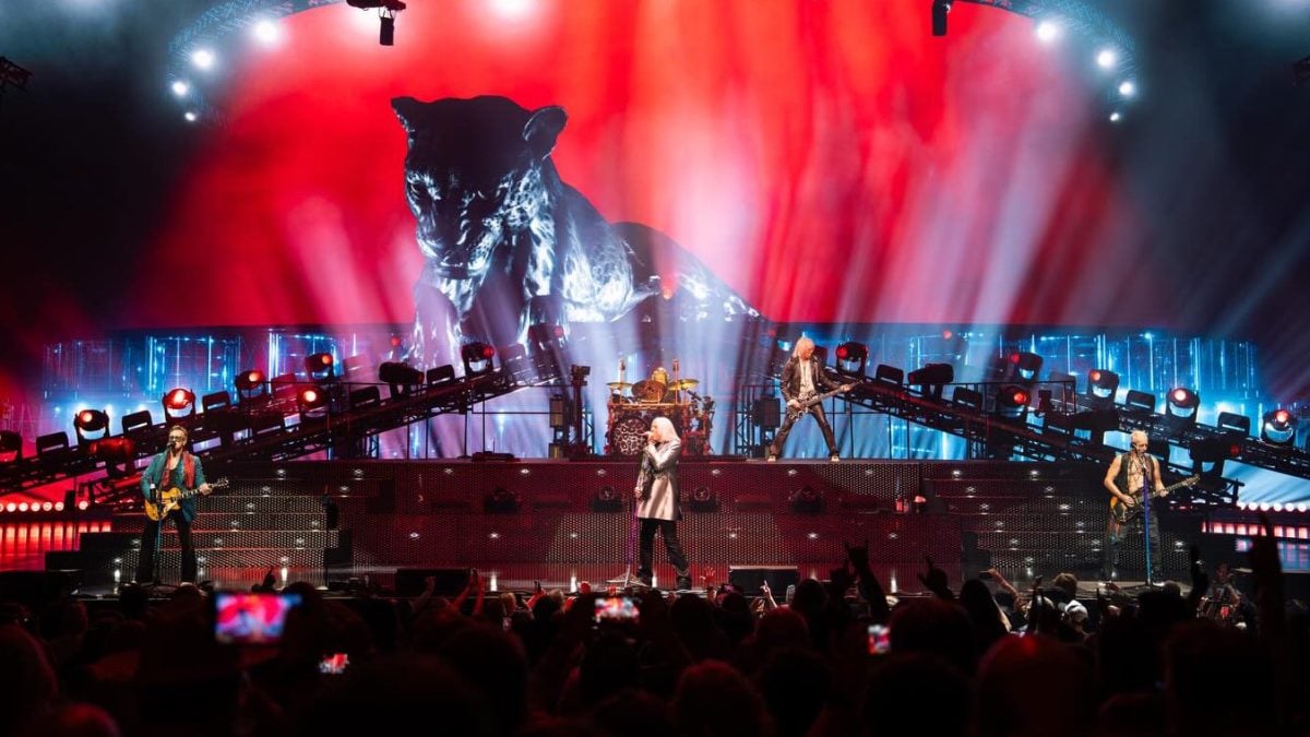 Def Leppard Kicks Off Las Vegas Residency With Rarities & ‘Personal Jesus’ Cover Debut