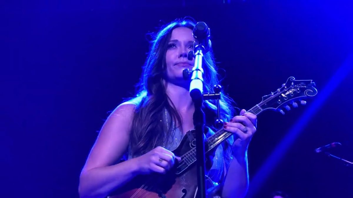 Americanafest Neil Young Tribute Sierra Hull “Look Out for My Love” 01/31/26 Hollywood, CA