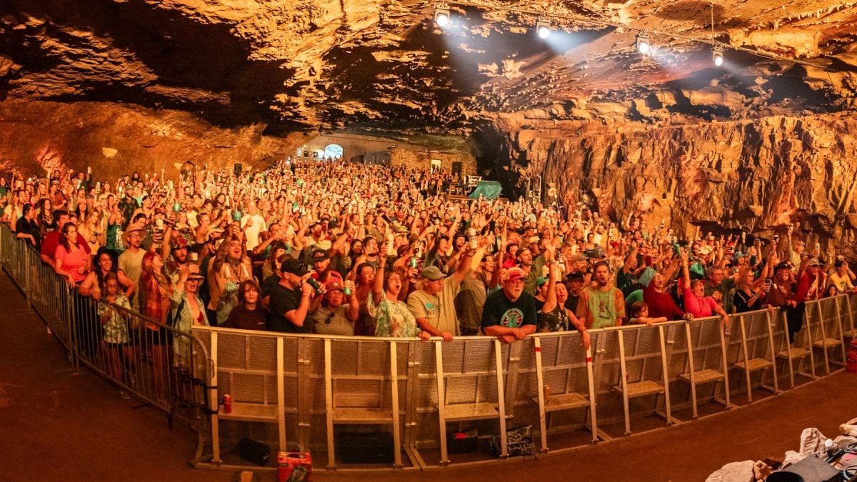 CaveFest Loads 2026 Lineup With Tributes To John Prine, Bob Weir, Phish & More