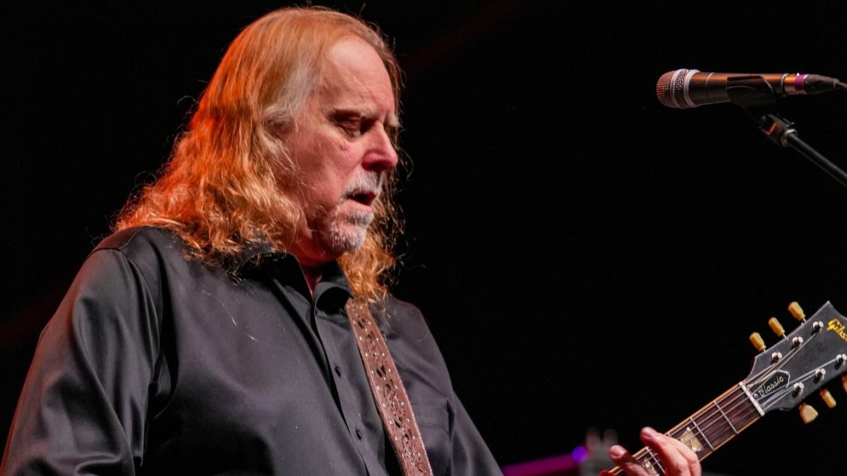 Gov't Mule Premieres Location-Appropriate Covers In Denver