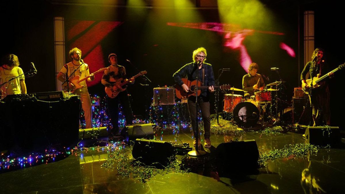 Watch Jeff Tweedy Perform ‘Lou Reed Was My Babysitter’ On ‘Kimmel’