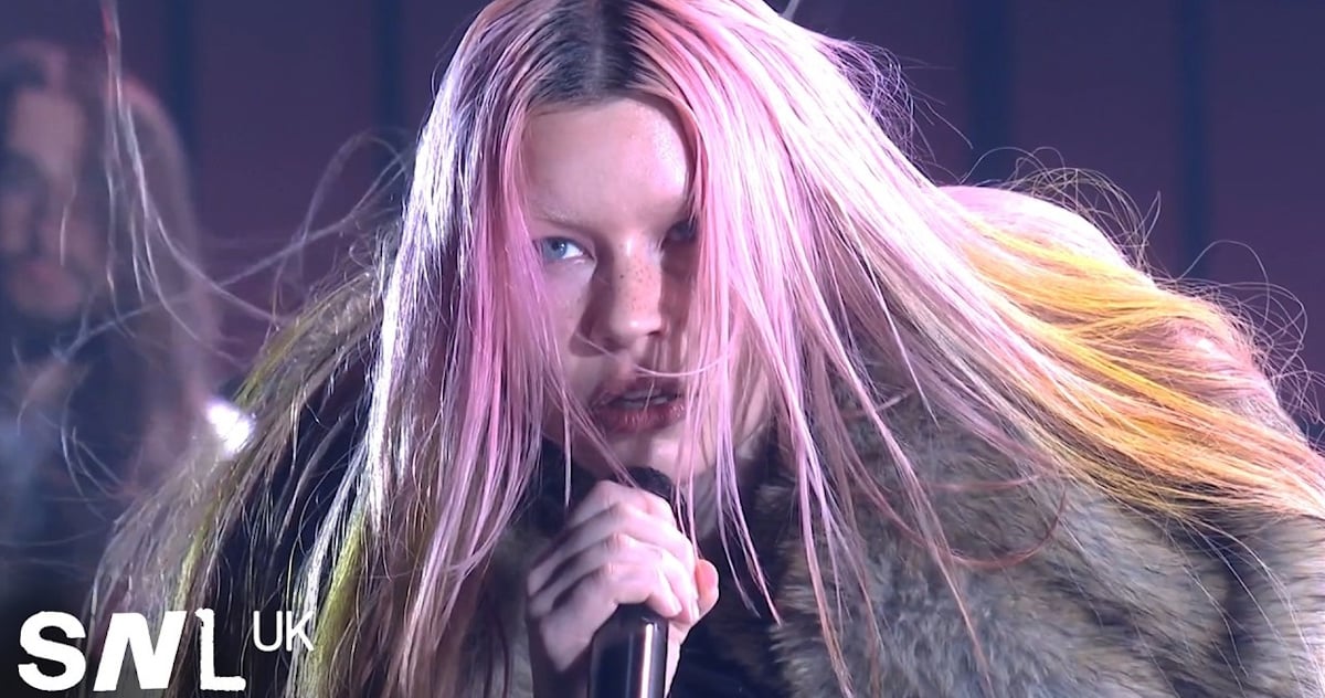 wet leg snl uk