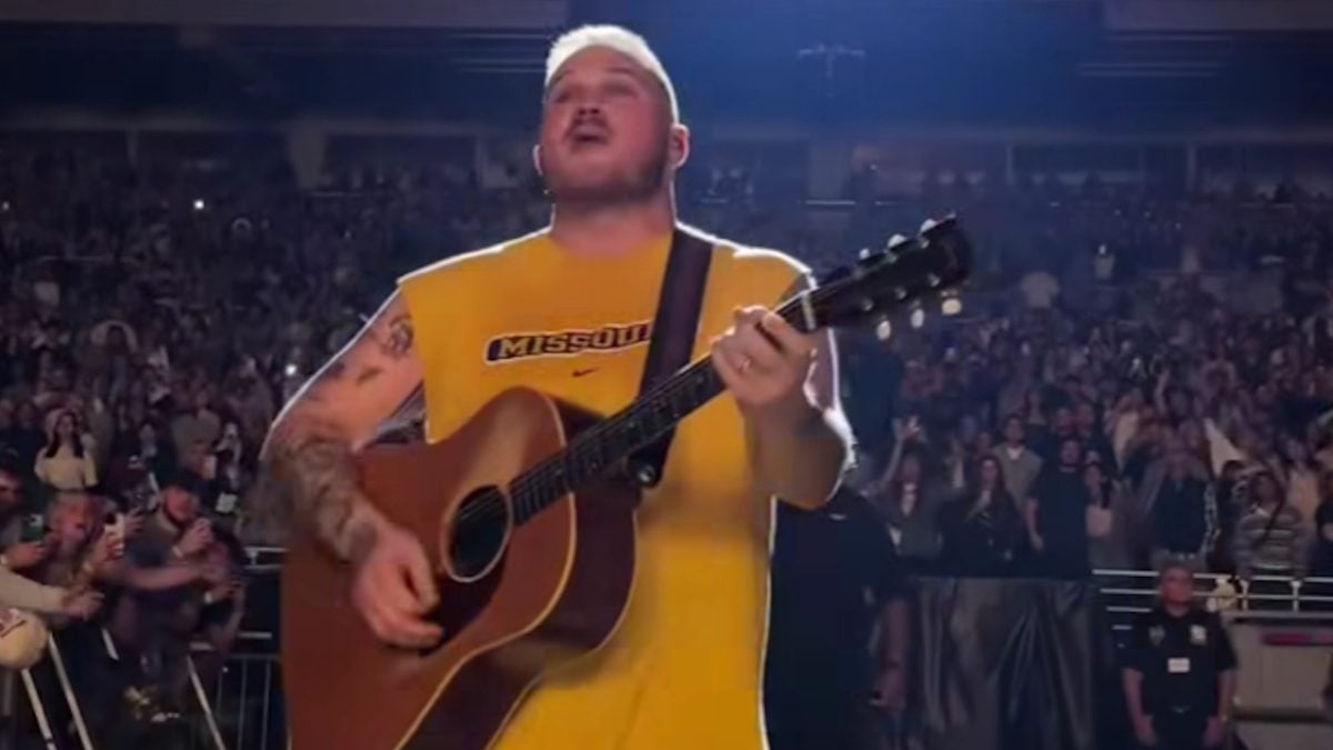 Zach Bryan Debuts ‘With Heaven On Top’ Songs At Tour Opener In St. Louis