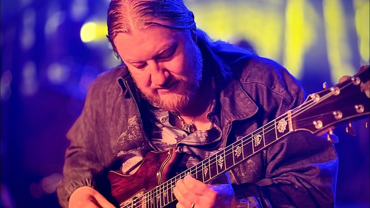 Derek Trucks with Terrapin Flyer performing “Dark Star” | Martyrs’ Chicago | Relix