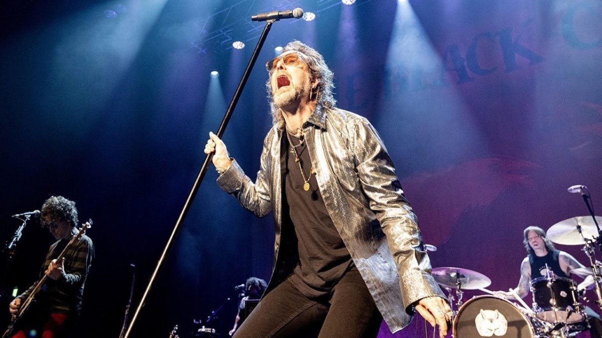 The Black Crowes Cover The Rolling Stones’ ‘Bitch’ In Tokyo