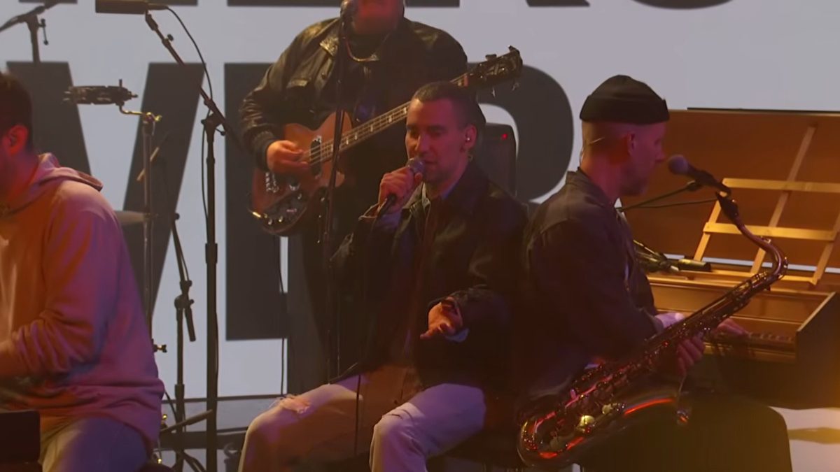 Watch Bleachers Take 'The Van' For Nostalgic Ride On 'Jimmy Kimmel Live'