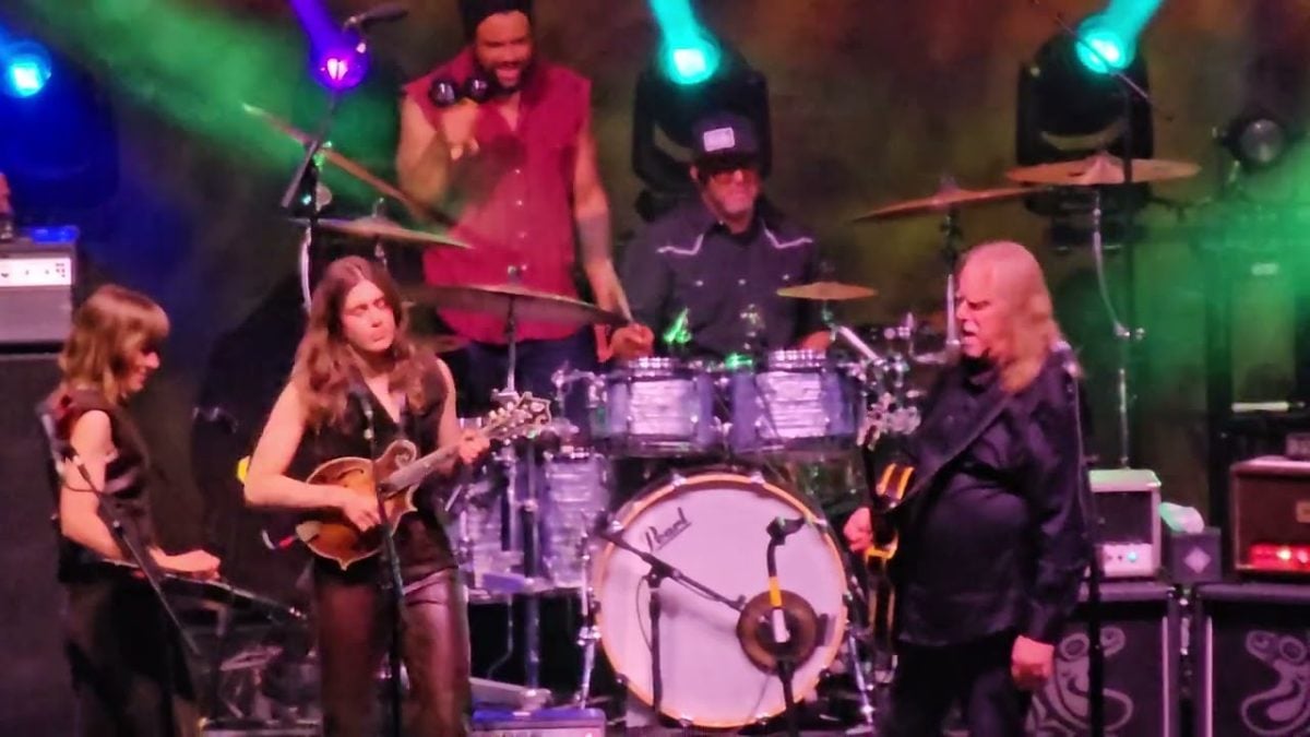 "Feelin' Alright?" - Tribute to Dave Mason by Gov't Mule and Larkin Poe in Nashville, TN on 4-22-26.