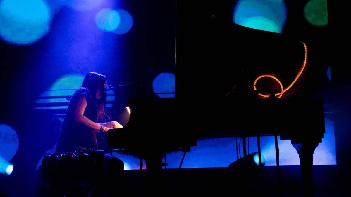 Holly Bowling Plays All-Weir Show At Bobby's Sweetwater Music Hall