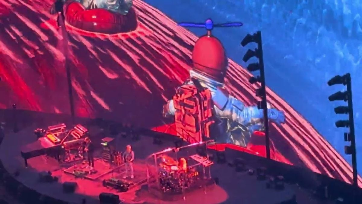 Phish (improv flowing out of) "Tweezer" Sphere; Las Vegas, NV April 18, 2026