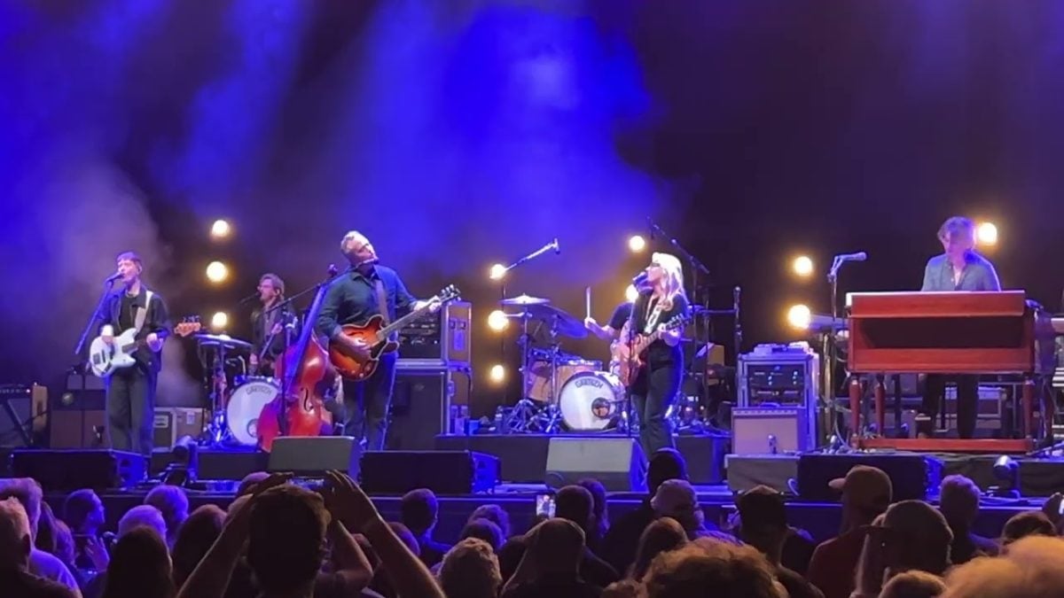 Jason Isbell with Susan Tedeschi. “Let Me Roll It” 4-28-26 Ameris Amphitheatre Alpharetta, GA