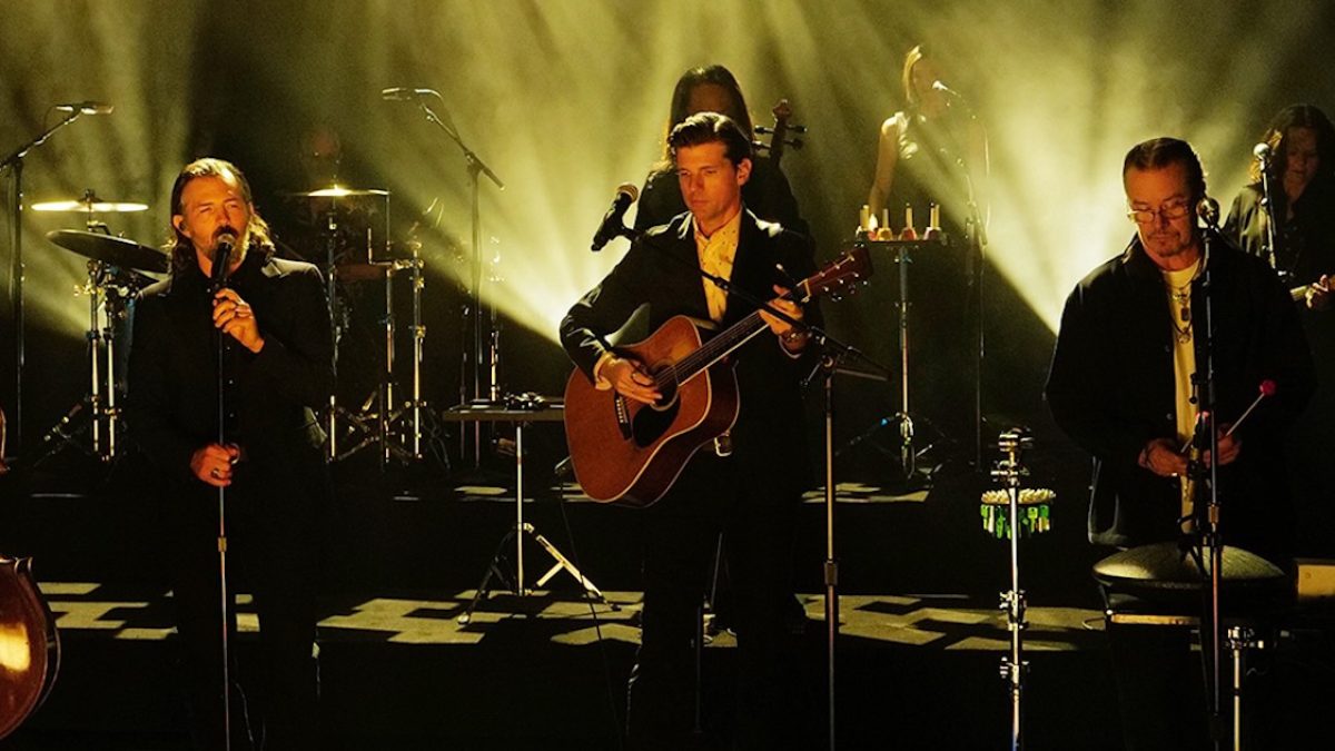 The Avett Brothers & Mike Patton Make Atmospheric 'Disappearing' Reappear On 'Kimmel'