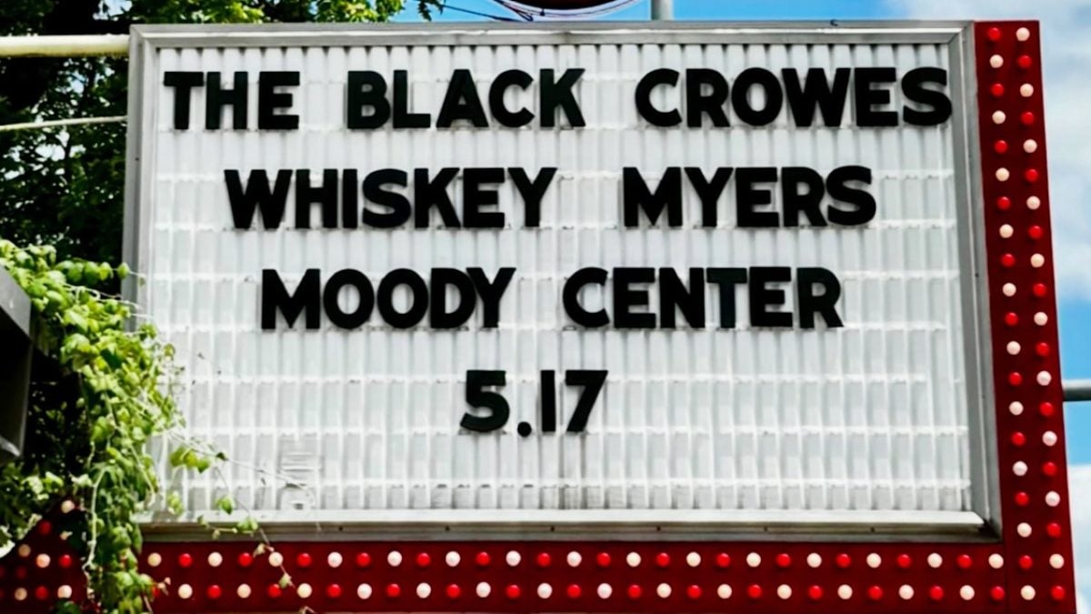 Charlie Sexton & John Doe Join The Black Crowes At Tour Opener In Austin