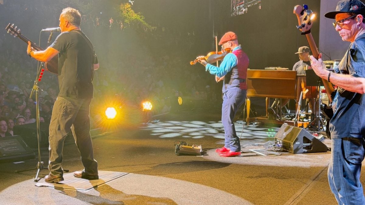 Dave Matthews Band Welcomes Fiddler Casey Driessen & Debuts ‘Paper Town’ In Charlotte