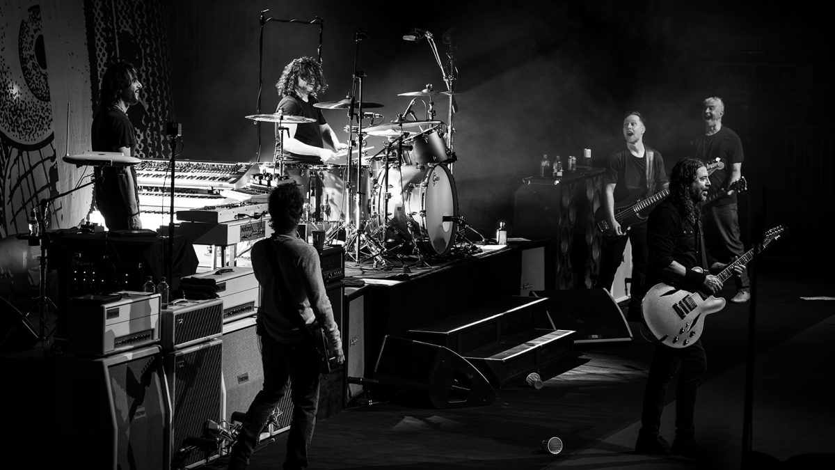 Foo Fighters Open ‘Window’ For 1st Time At Surprise Irving Plaza Gig