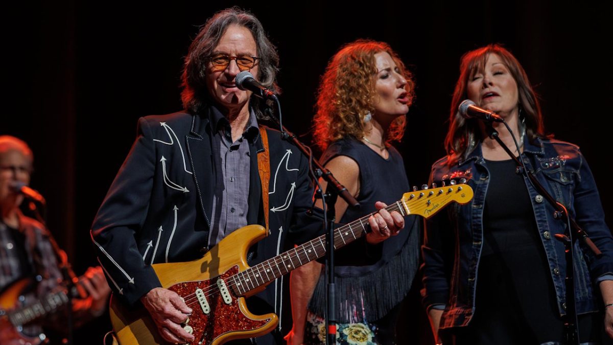 Nitty Gritty Dirt Band Celebrates 60th Anniversary With Guest-Filled Grand Ole Opry Farewell