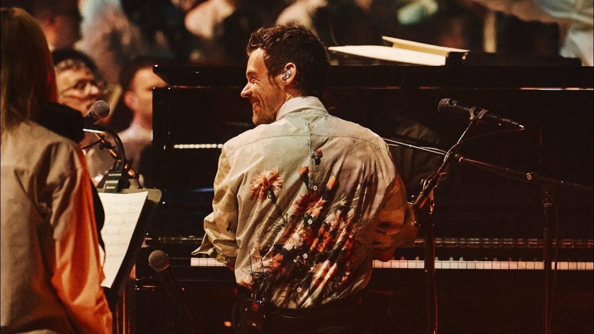 HARRY STYLES – Bridge Over Troubled Water (Cover with Orchestra) at the Meltdown Festival