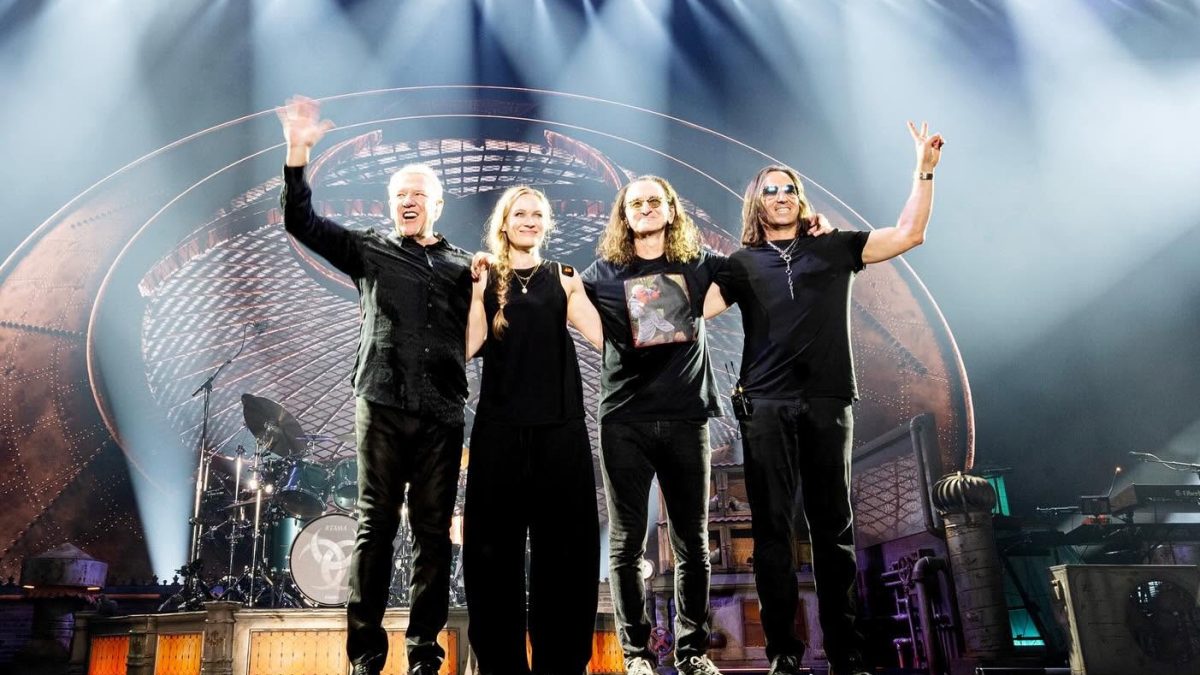 Watch Rush Play 1st 'Farewell To Kings' Since 1979 At Kia Forum Finale