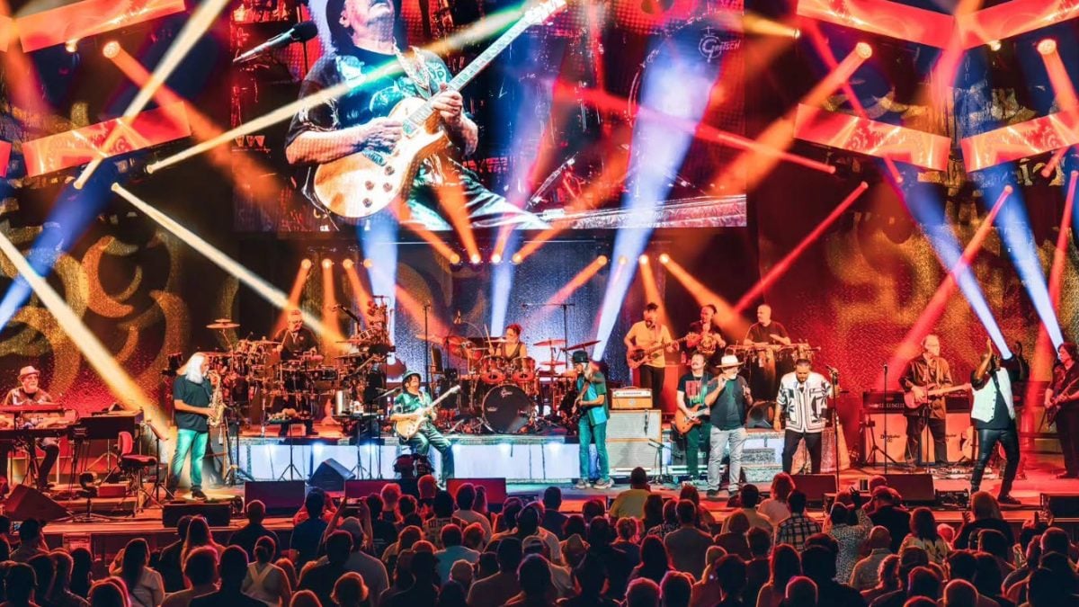 Santana & Doobie Brothers ‘Get Together’ In Cincinnati