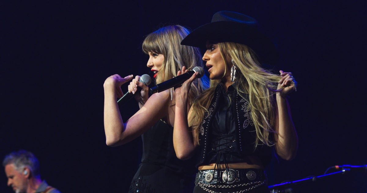 Taylor Swift Lainey Wilson Tight Ends Friends