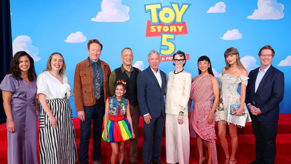 Taylor Swift Debuts ‘I Knew It, I Knew You’ At ‘Toy Story 5’ Premiere