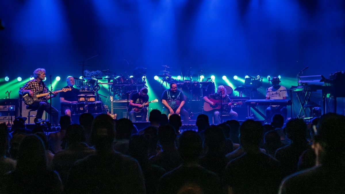 The String Cheese Incident Premieres 'Living Room' Acoustic Set In Houston
