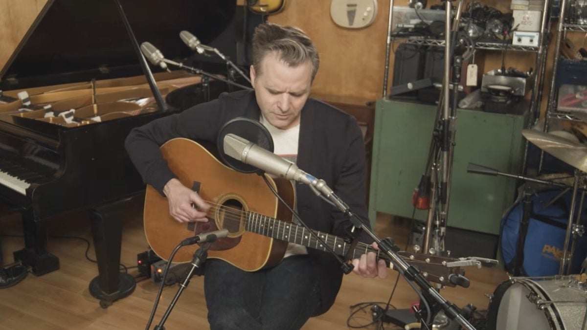 Death Cab For Cutie Gives 'Pep Talk' Acoustic Makeover