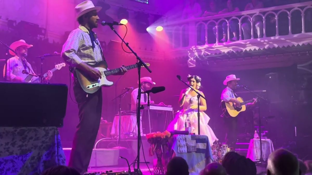 Sierra Ferrell - Don’t Let Me Down (The Beatles cover) | Live Paradiso Amsterdam 2026