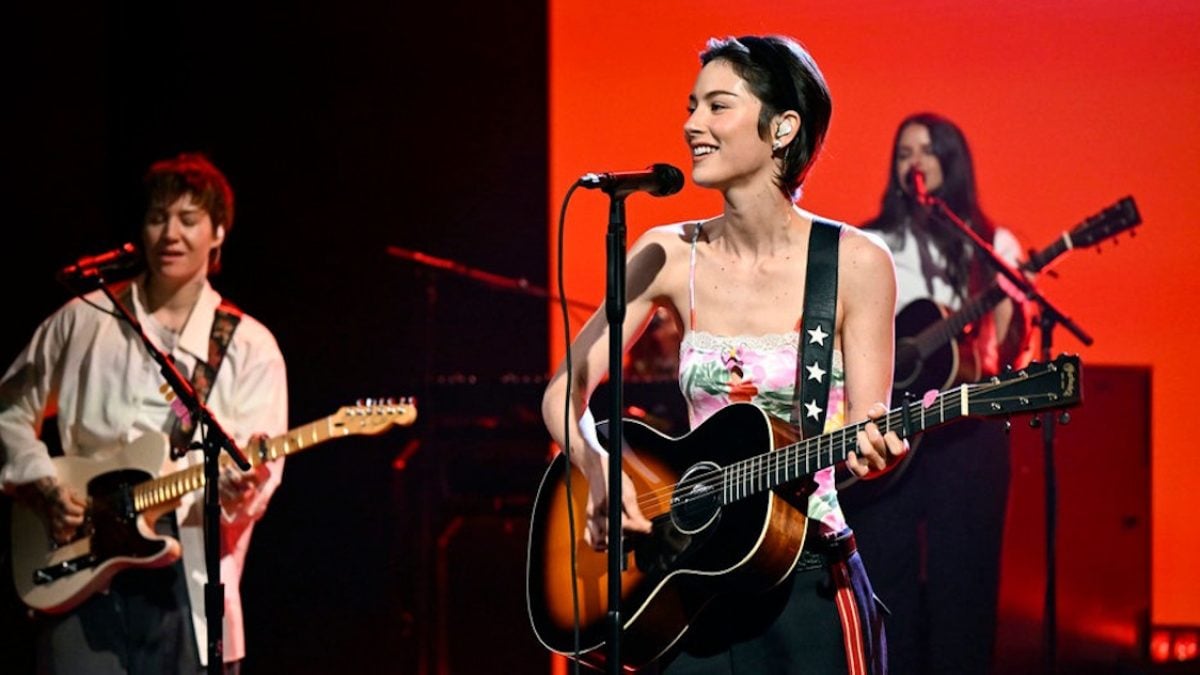 Watch Gracie Abrams Stock 'The Tonight Show' With 'Minibar'