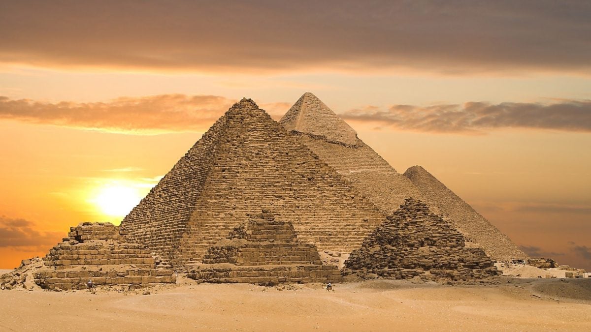 Shakira Sets Return To Egypt's Great Pyramids Of Giza For November