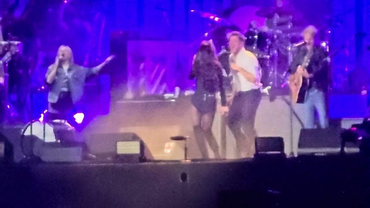 Mumford and Sons with Shania Twain #manifeellikeawoman #shaniatwain #mumfordandsons #hydepark #bst