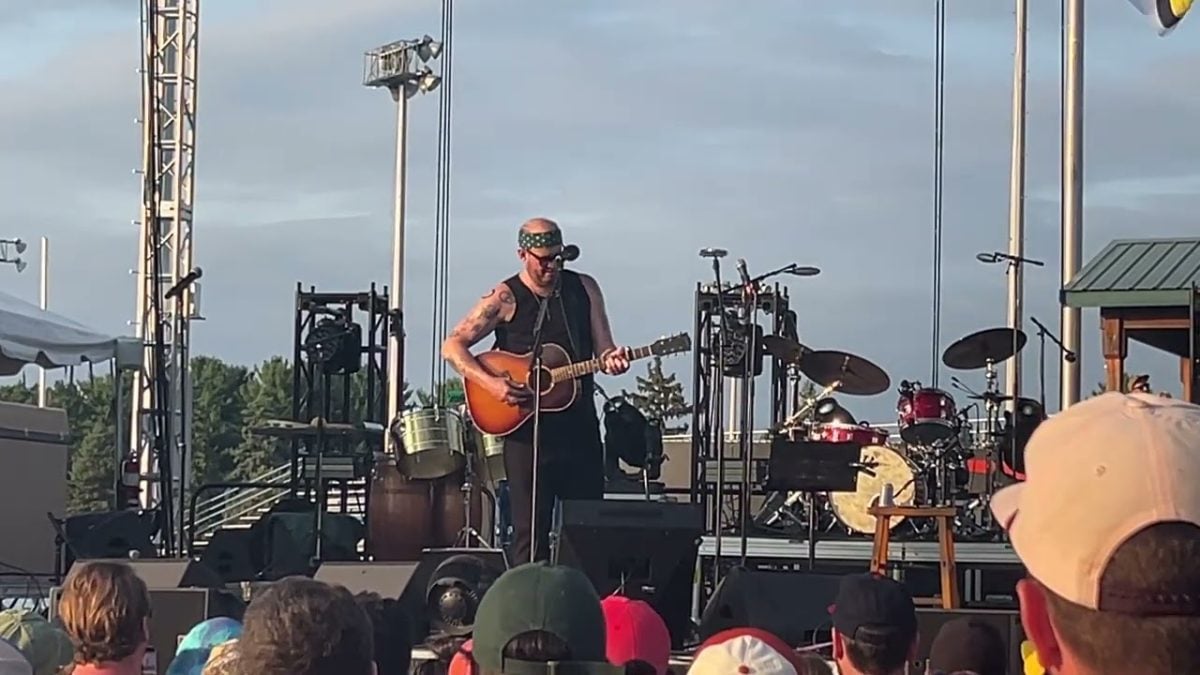 Justin Vernon - “SPEYSIDE”