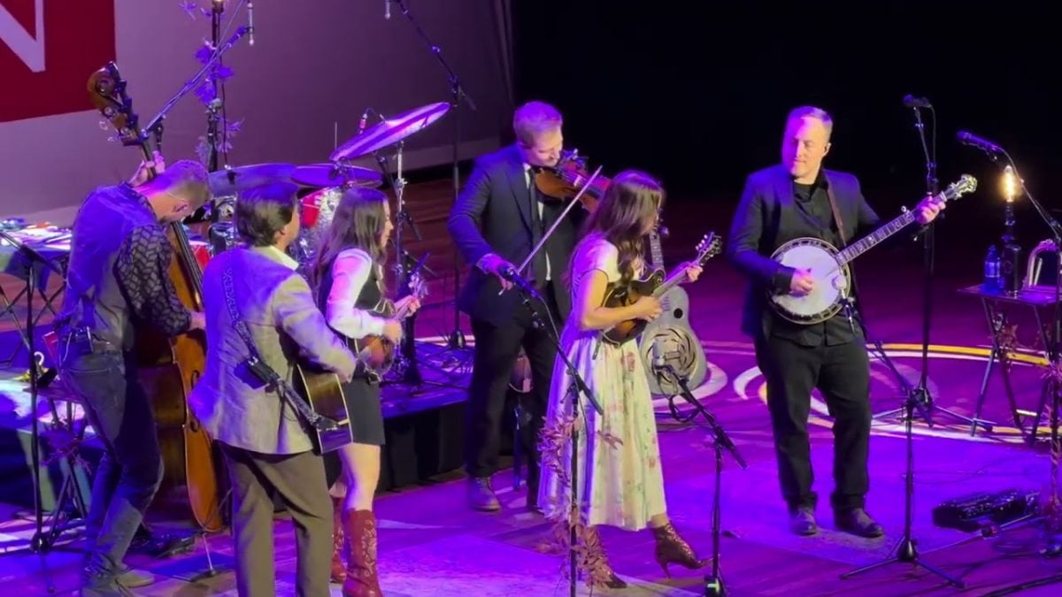 Bluegrass Breakdown (Bill Monroe) by Sierra Hull, Bluegrass Nights at the Ryman, Nashville, 7/8/26