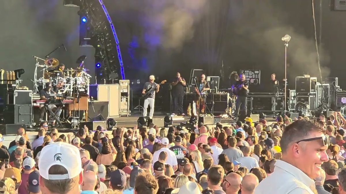 Lie In Our Graves (live) - Dave Matthews Band