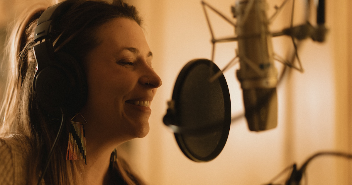lindsay lou bluegrass women promo