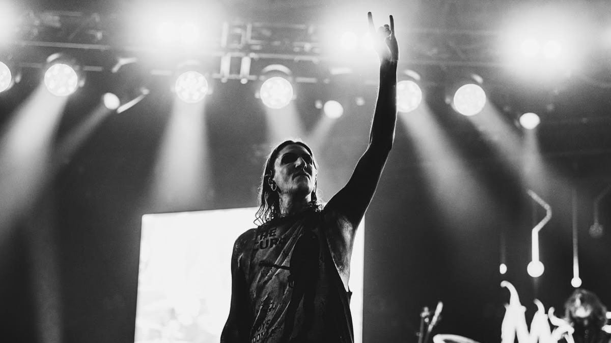 Motionless In White & Skylar Grey Offer 'R.I.P.' Live Premiere In Connecticut