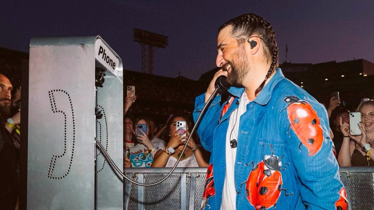 Noah Kahan Fields Call From Big Papi & Illuminates Fenway With 'Lighthouse' Premiere