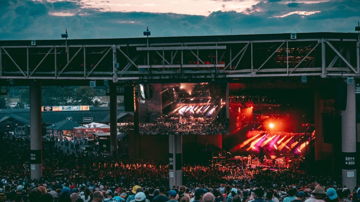 Bouncing Around The Creek: Phish Goes Big On 1st Night Of Noblesville Run