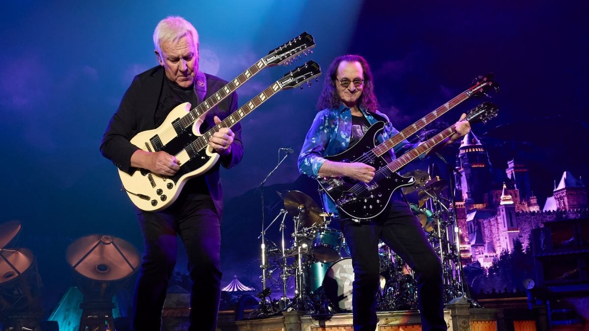 Geddy Lee’s Laryngitis & Bronchitis Forces Rush To Postpone 2 Shows