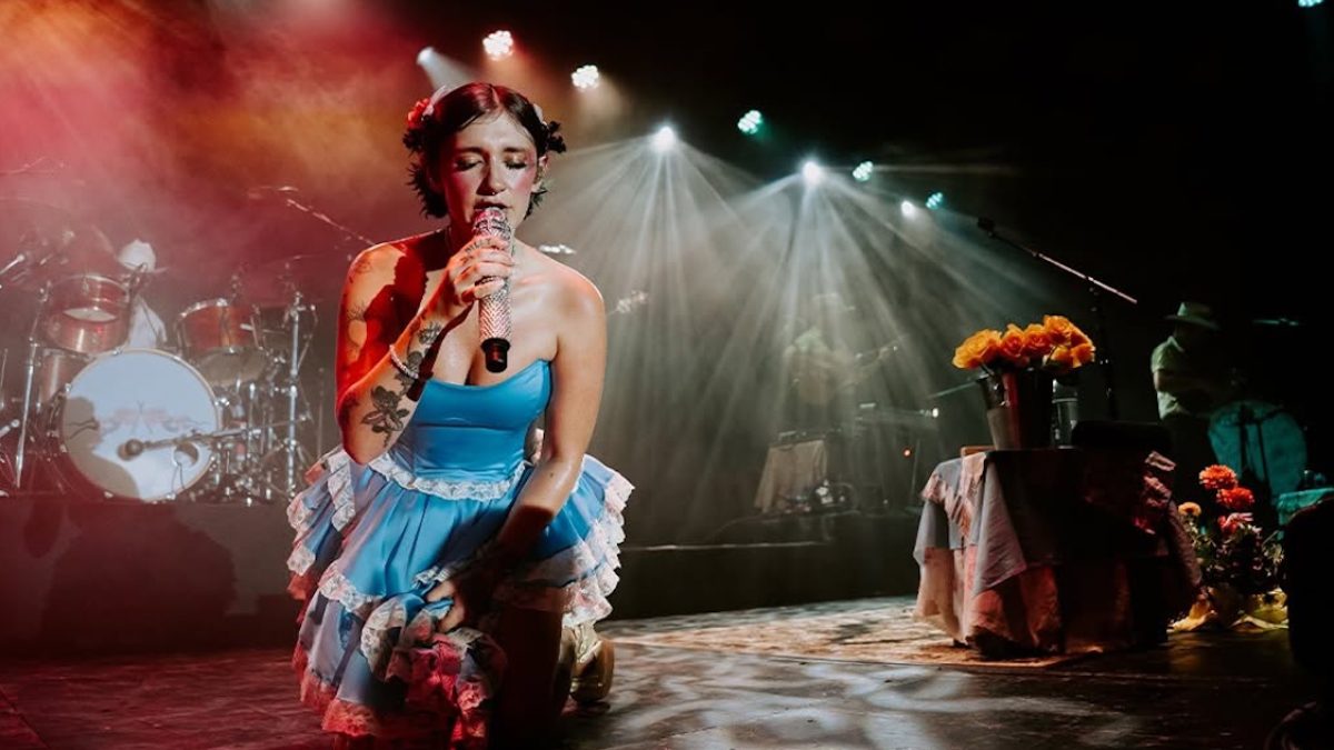 Sierra Ferrell Revisits The Beatles' 'Don't Let Me Down' In Amsterdam
