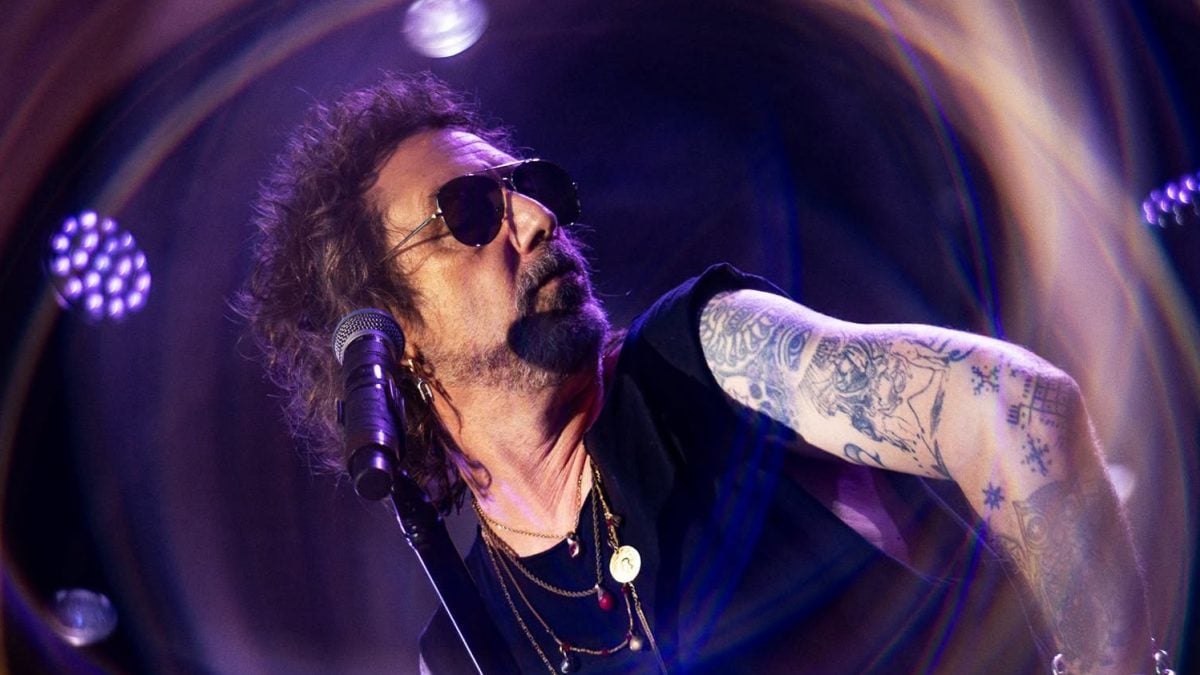 Black Crowes Dust Off Stooges Cover After 27 Years Near Detroit