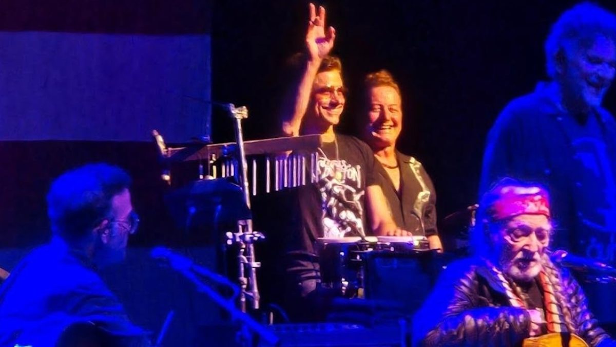 Full House: Booker T. Jones, John Stamos & Tré Cool Back Willie Nelson At Pacific Amphitheater