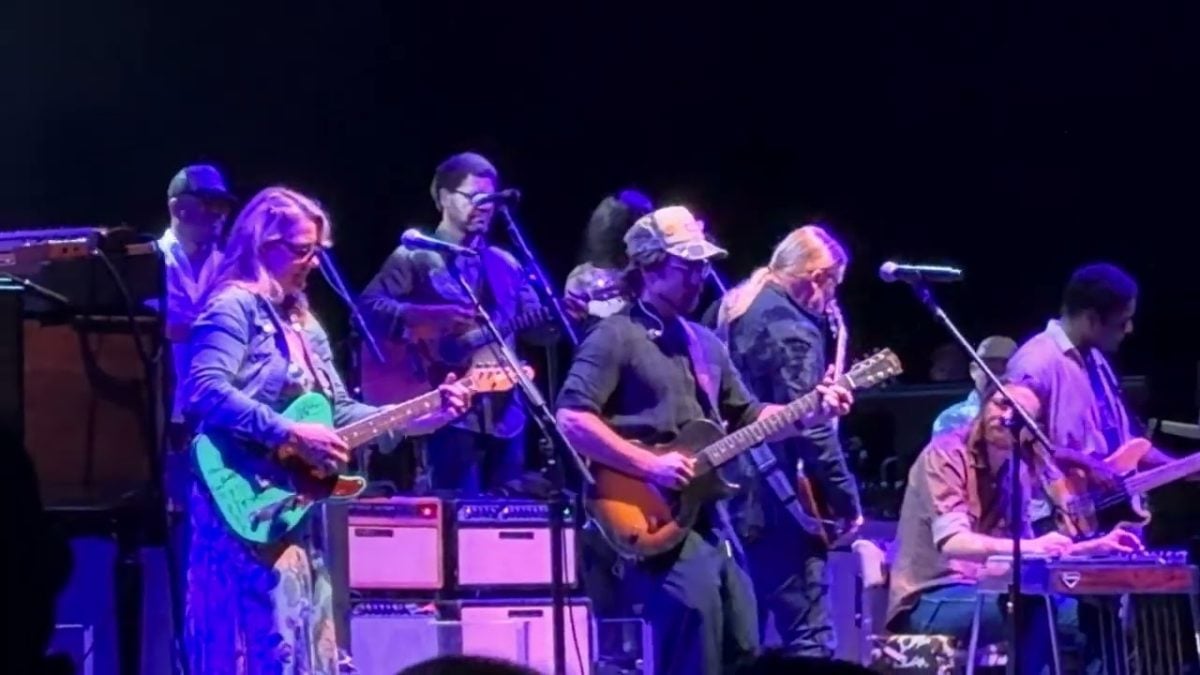 Tedeschi Trucks Band w/ Lukas Nelson - Helpless (CSNY cover) @ Santa Barbara Bowl 8/13/26