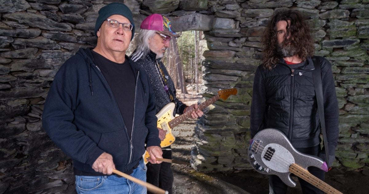 Dinosaur Jr press August 2026