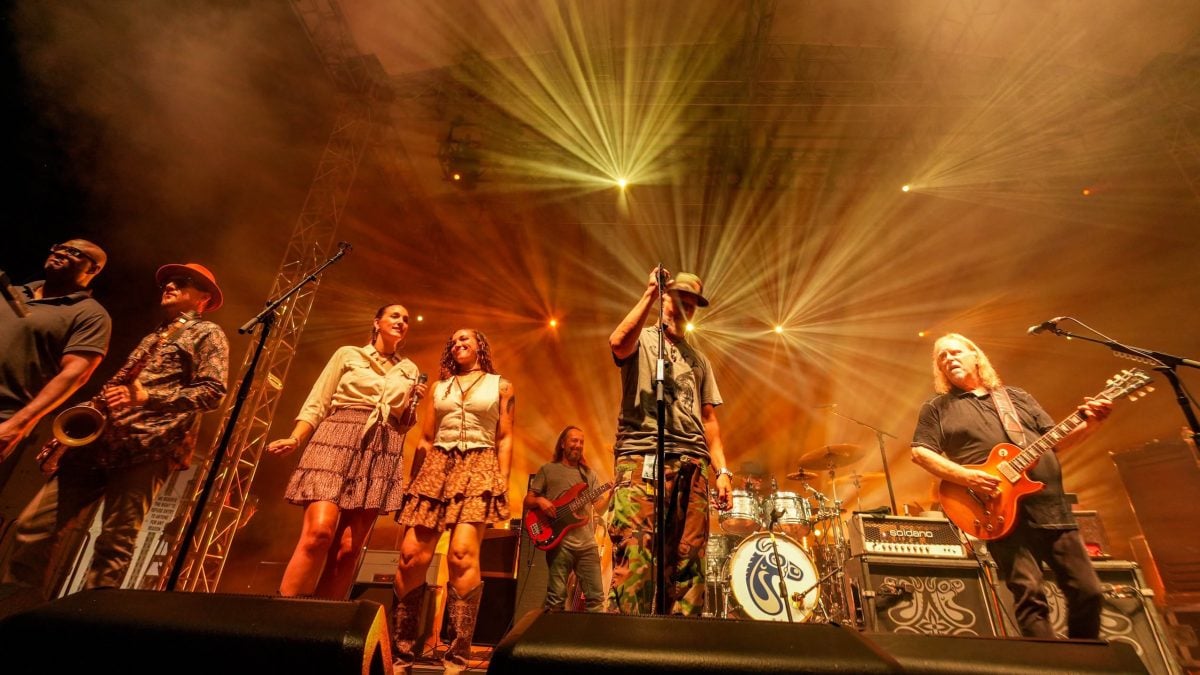 Gov't Mule Brings Out JJ Grey & Mofro For Van Morrison Classic At Artpark