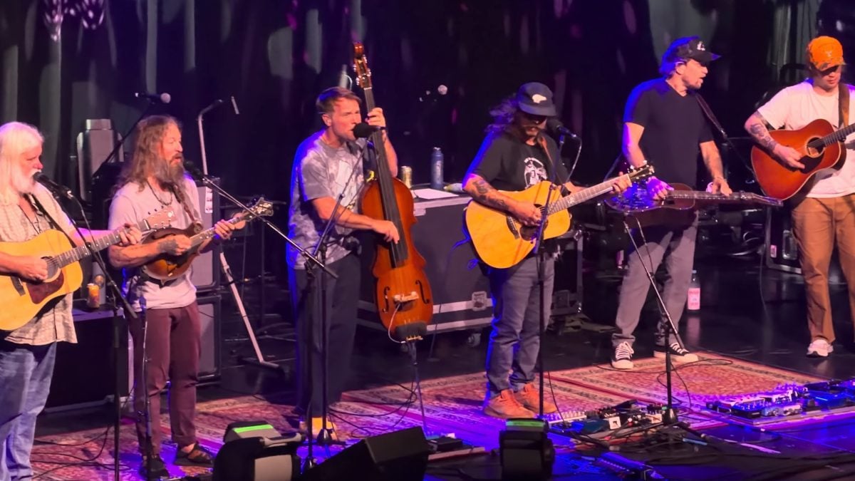 Billy Strings & Vince Herman Join Greensky Bluegrass In Grand Rapids