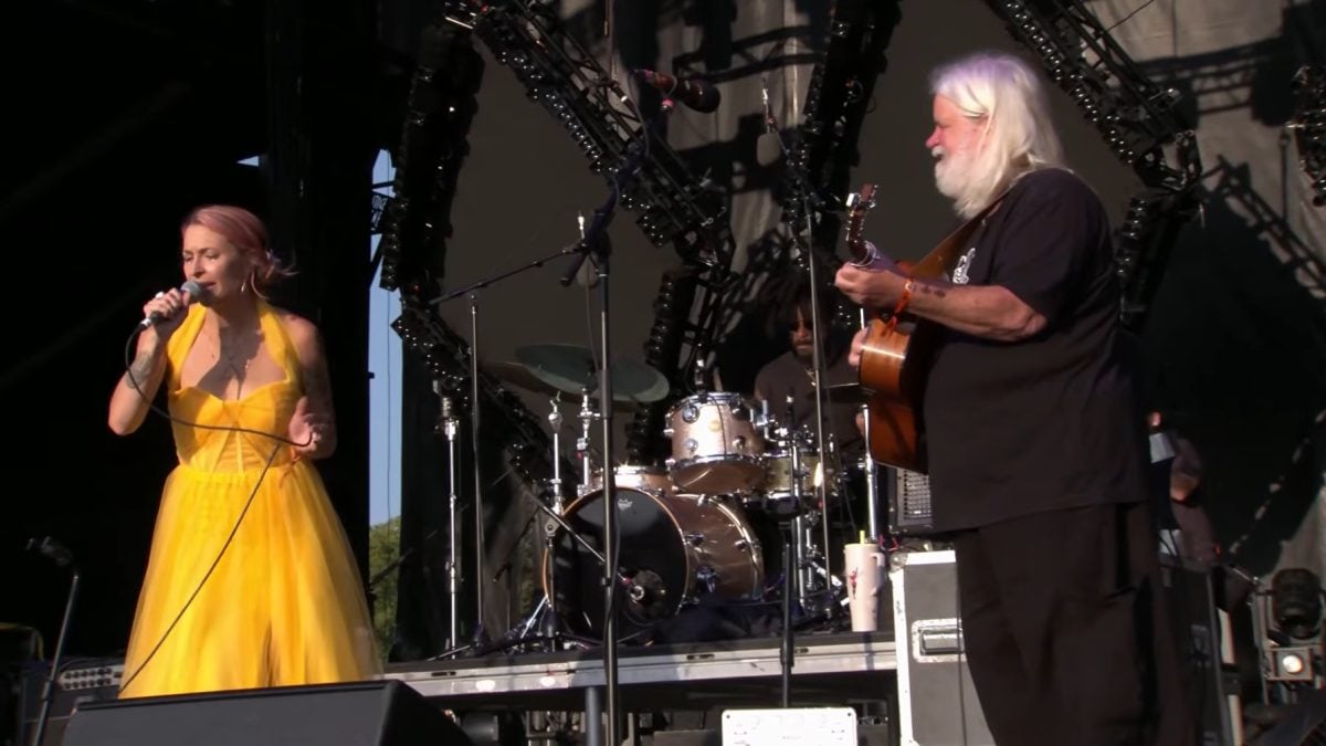 Leftover Salmon & Lindsay Lou Salute Dolly Parton At Ionia Freak Fair